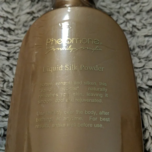 Pheromone LIQUID SILK POWDER 8OZ. SEALED by MARILYN MIGLIN